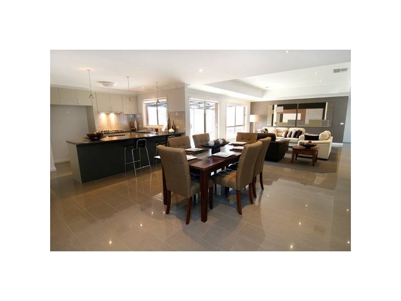 16 Hanover Place, Strathfieldsaye VIC 3551