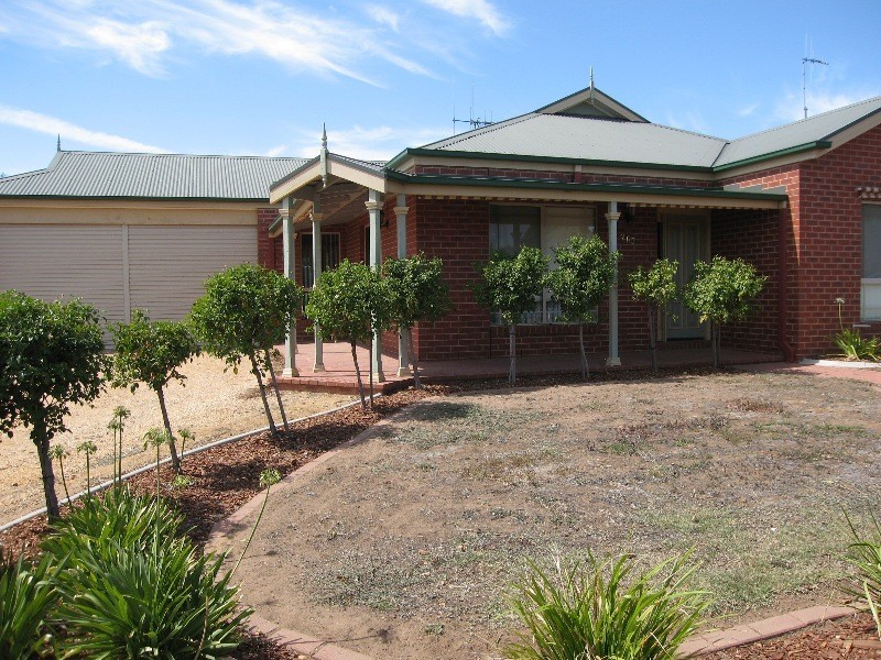 263 Allingham Street, Kangaroo Flat VIC 3555