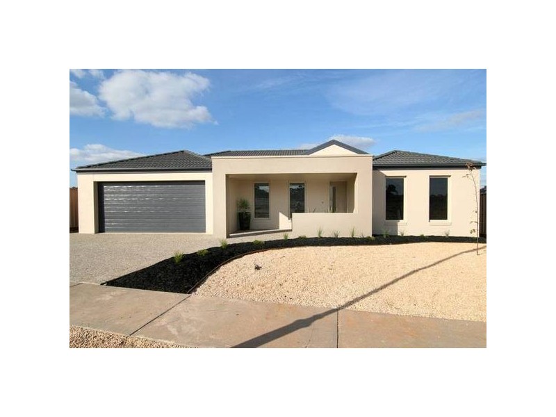 16 Hanover Place, Strathfieldsaye VIC 3551