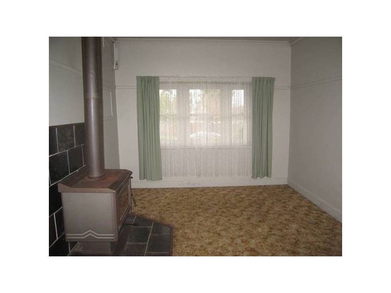 3 Cross Street, Long Gully VIC 3550