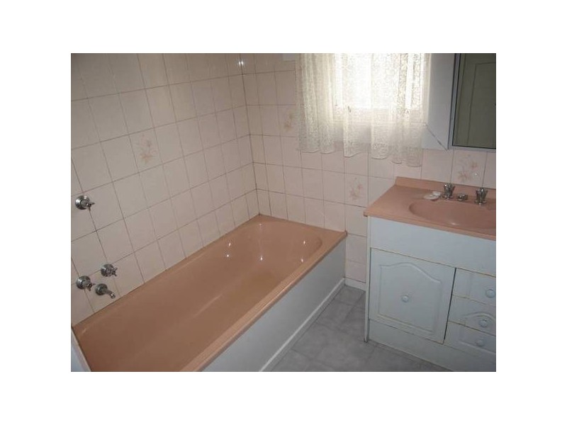 3 Cross Street, Long Gully VIC 3550