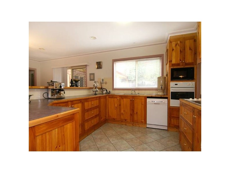 10 Bluegum Drive, Strathdale VIC 3550