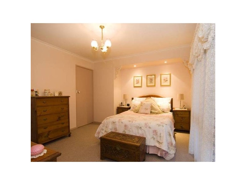 86 Symonds Street, Golden Square VIC 3555