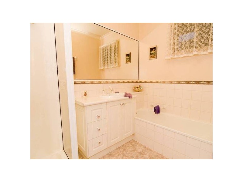 86 Symonds Street, Golden Square VIC 3555