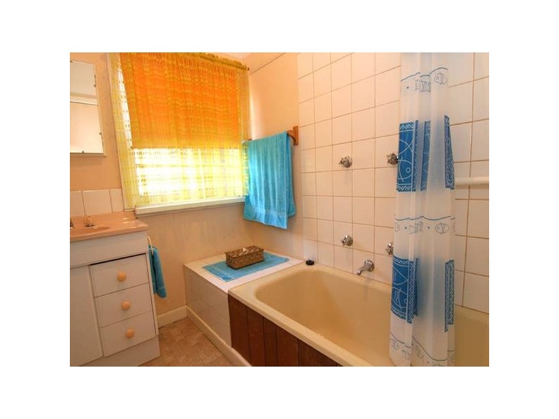 24 Ewing Avenue, Flora Hill VIC 3550