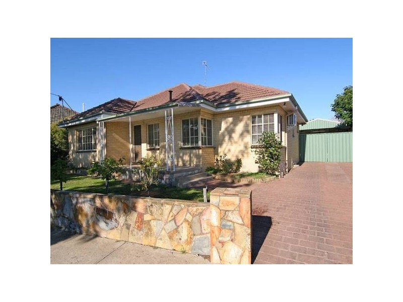 8 Bendigo Crescent, Flora Hill VIC 3550