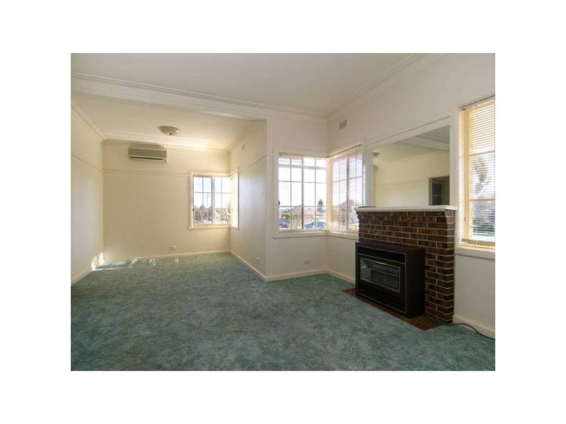 8 Bendigo Crescent, Flora Hill VIC 3550