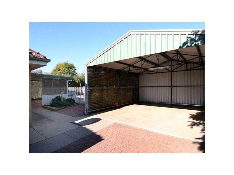 8 Bendigo Crescent, Flora Hill VIC 3550