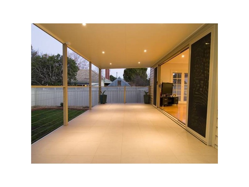 111 Carpenter Street, Quarry Hill VIC 3550