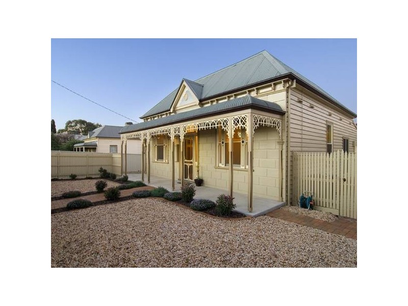 111 Carpenter Street, Quarry Hill VIC 3550
