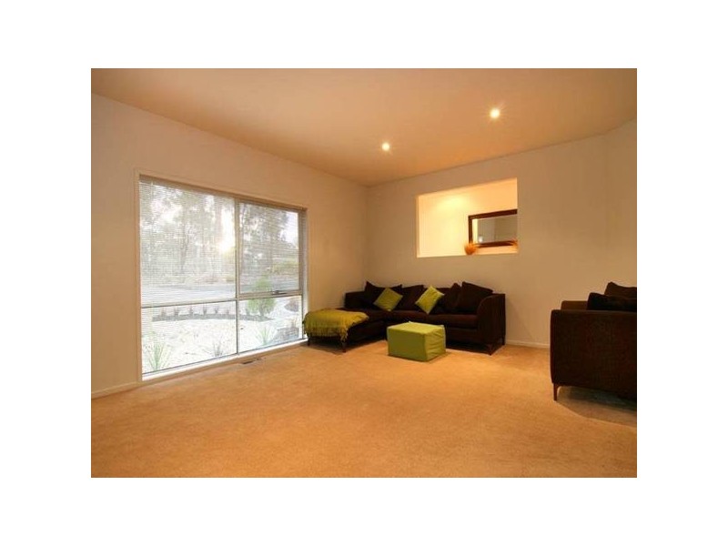 31 Braeside Drive, Junortoun VIC 3551