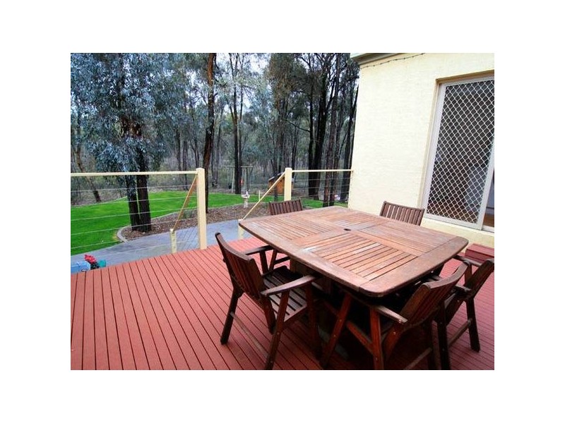 31 Braeside Drive, Junortoun VIC 3551