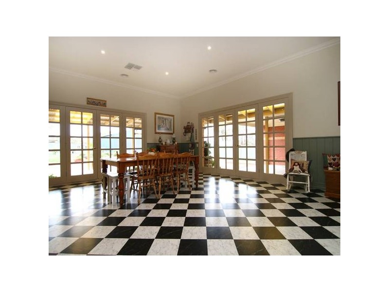 22 Meadows Way, Maiden Gully VIC 3551