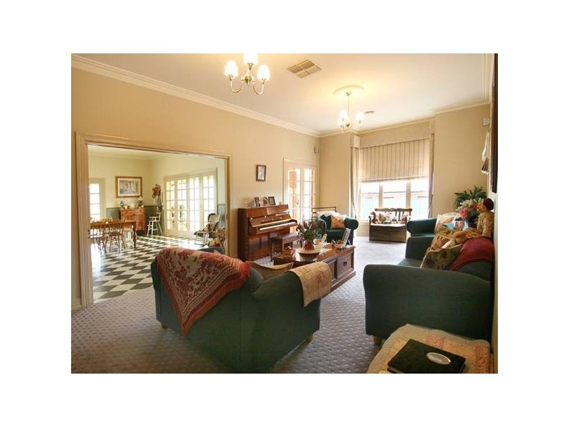 22 Meadows Way, Maiden Gully VIC 3551