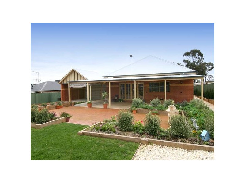 22 Meadows Way, Maiden Gully VIC 3551