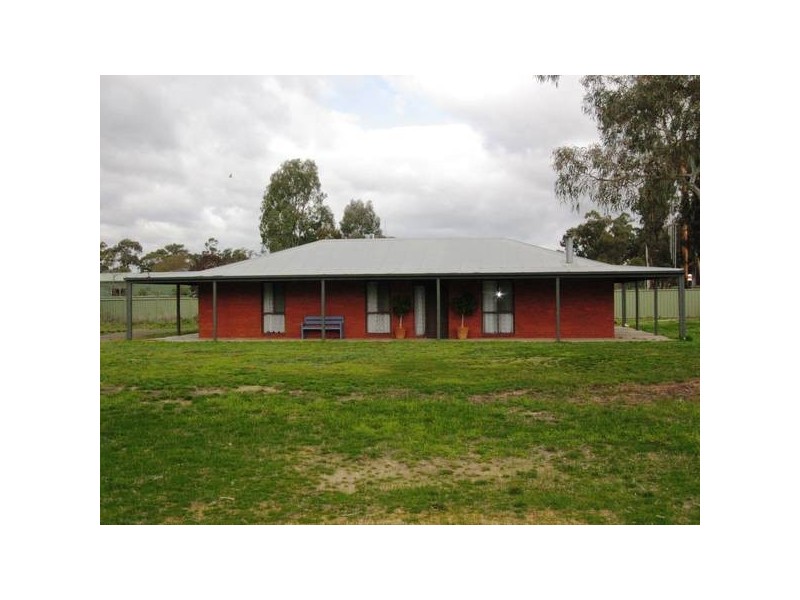 1 Apsley Street, Strathfieldsaye VIC 3551