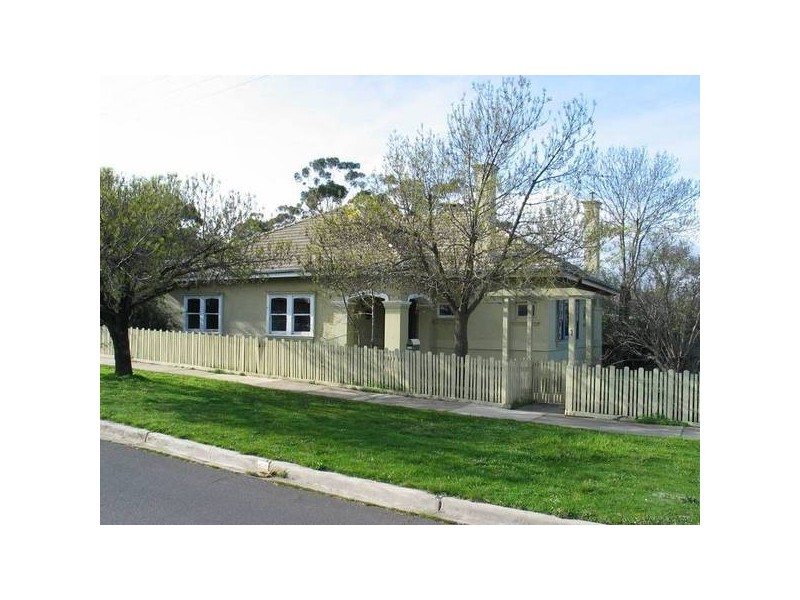 1 Albion Street, Kennington VIC 3550