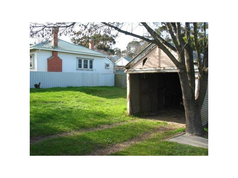 1 Albion Street, Kennington VIC 3550