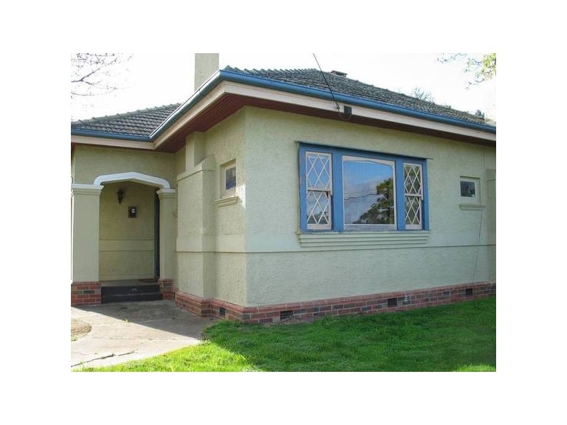 1 Albion Street, Kennington VIC 3550