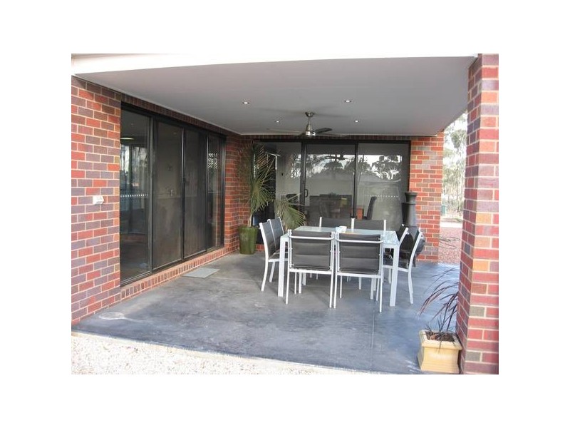 4 Arlington Court, Maiden Gully VIC 3551