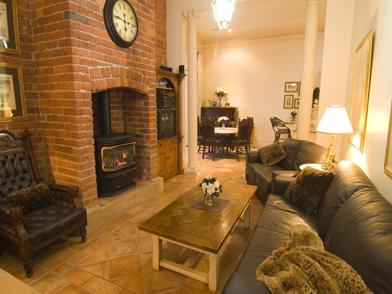 6 Brodie Street, Quarry Hill VIC 3550