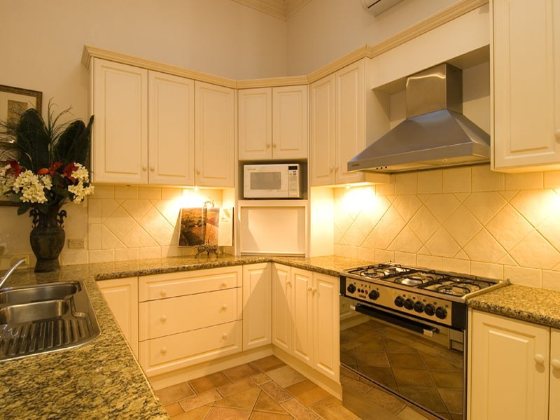 6 Brodie Street, Quarry Hill VIC 3550