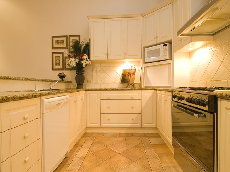 6 Brodie Street, Quarry Hill VIC 3550
