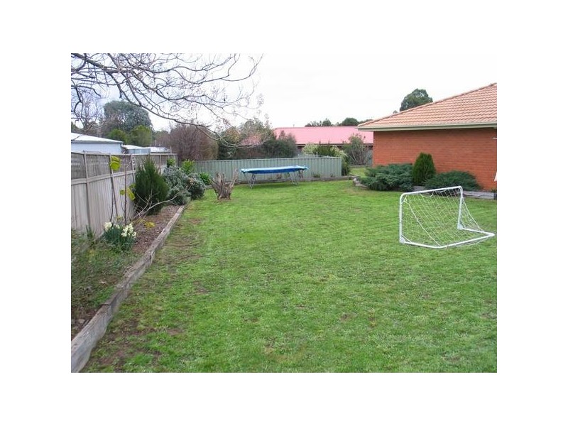 4 Georgina Court, Spring Gully VIC 3550