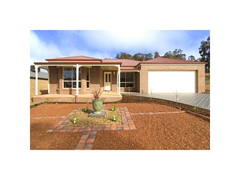 2 Dunes Court, Eaglehawk VIC 3556
