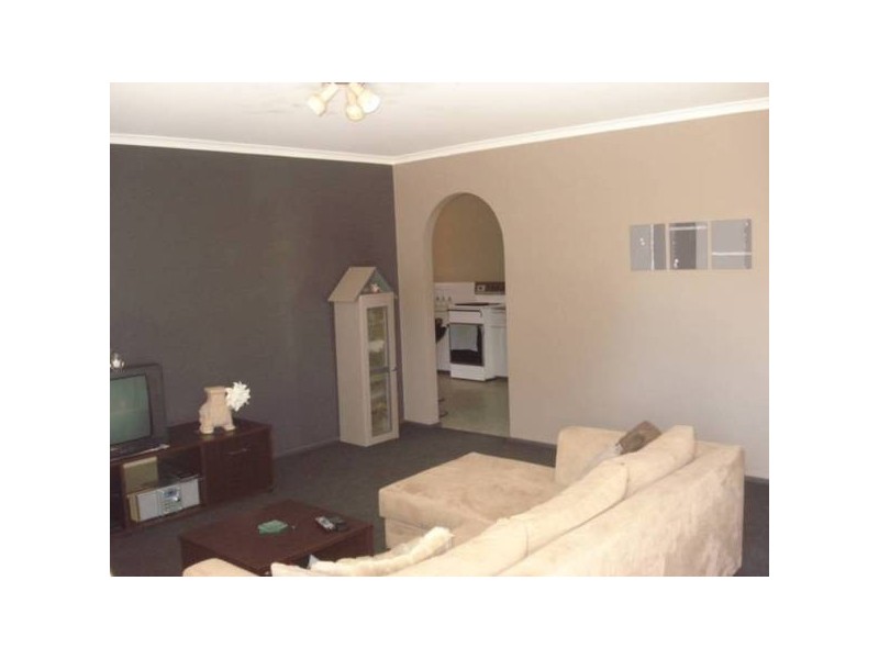 2/2 Nabilla Crescent, Strathdale VIC 3550