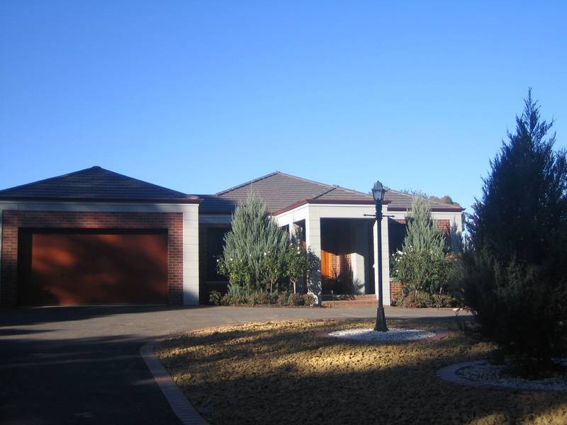 4 Kronk Street, Golden Square VIC 3555