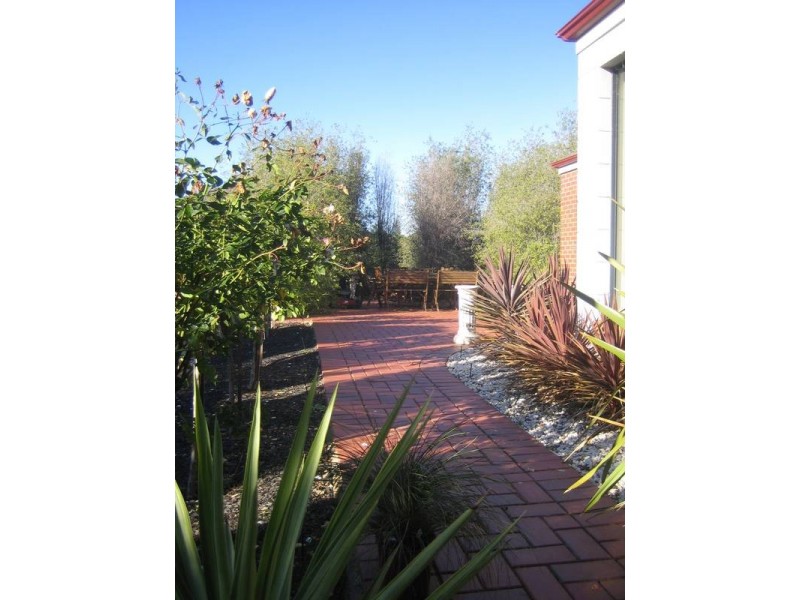 4 Kronk Street, Golden Square VIC 3555