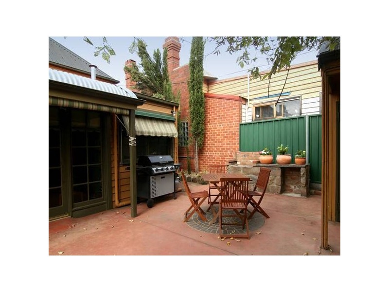 10 Russell St, Quarry Hill VIC 3550