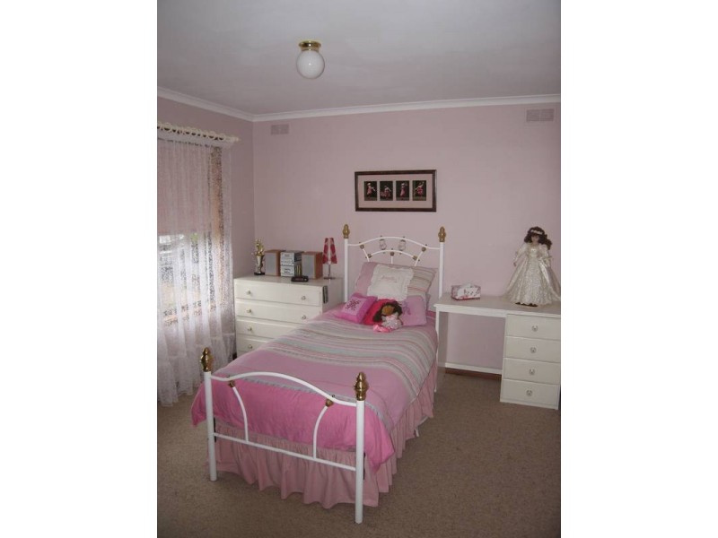 14 Palm Avenue, Spring Gully VIC 3550