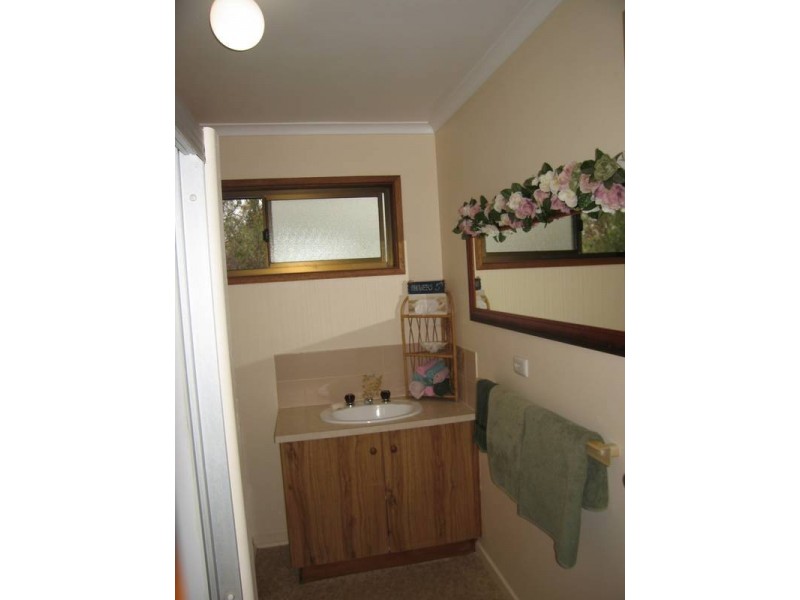 14 Palm Avenue, Spring Gully VIC 3550