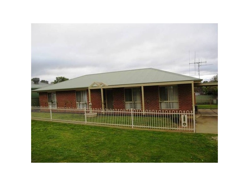 8 Britain Street, Long Gully VIC 3550