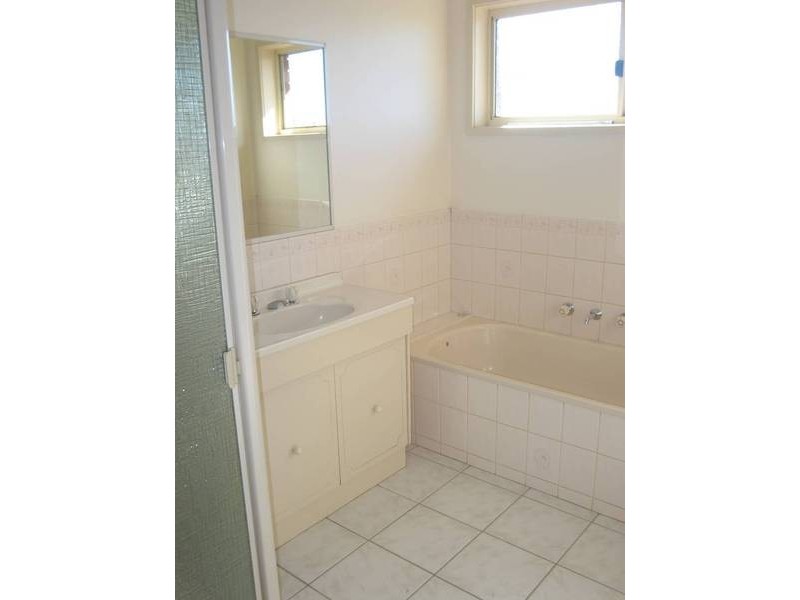 8 Britain Street, Long Gully VIC 3550