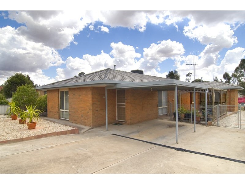 13 Pearce Street, California Gully VIC 3556