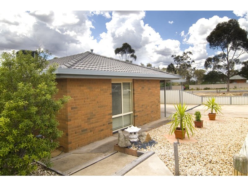 13 Pearce Street, California Gully VIC 3556