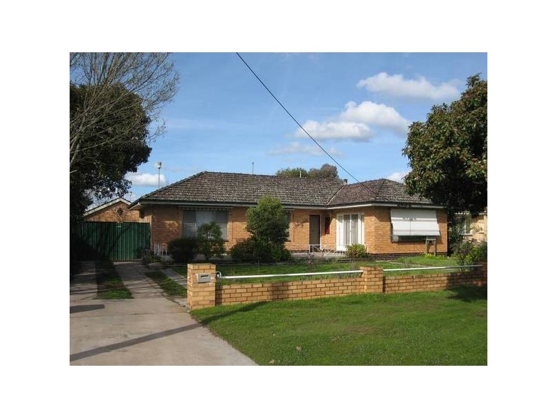 25 Carpenter Street, Kangaroo Flat VIC 3555