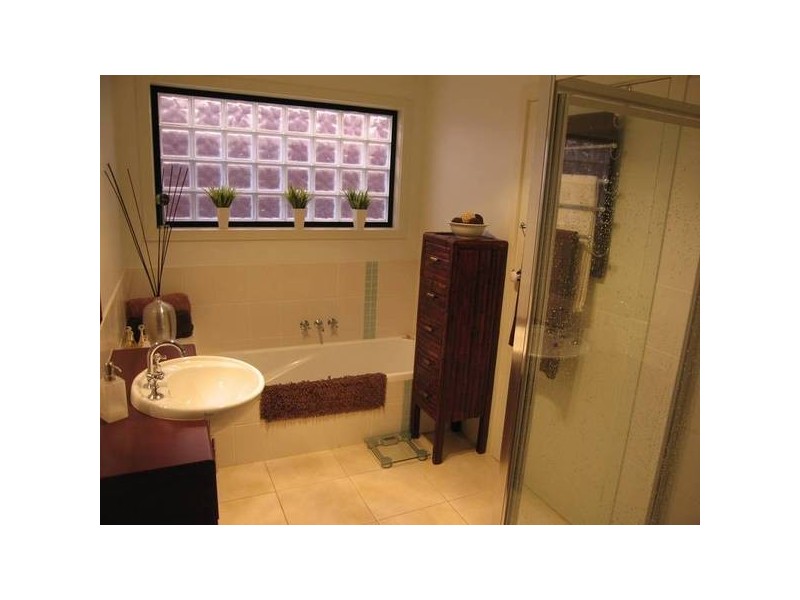 27 Youlden Street, California Gully VIC 3556