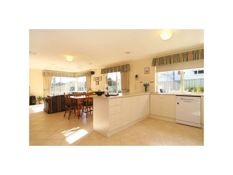 24 Annabell Court, Spring Gully VIC 3550