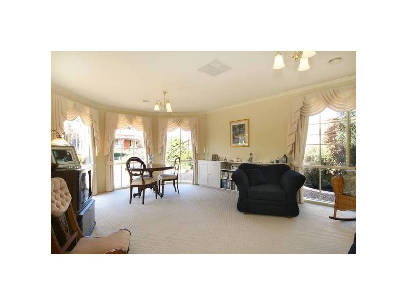 24 Annabell Court, Spring Gully VIC 3550