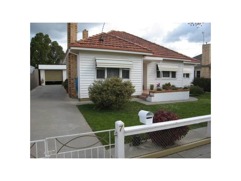 7 Bosquet Street, White Hills VIC 3550