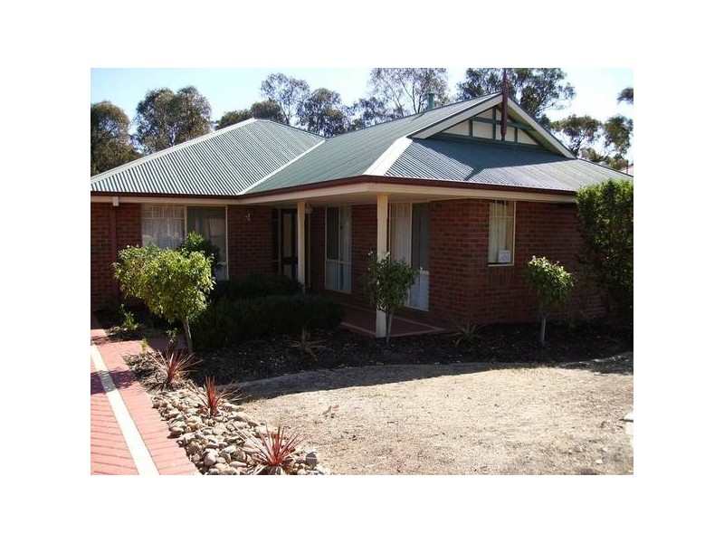 11 Goldhill Court, Kangaroo Flat VIC 3555