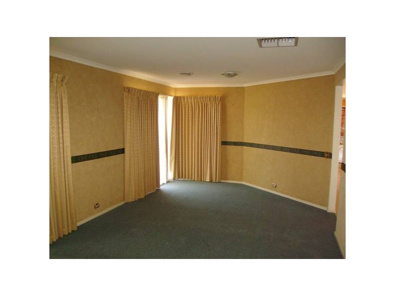 11 Goldhill Court, Kangaroo Flat VIC 3555