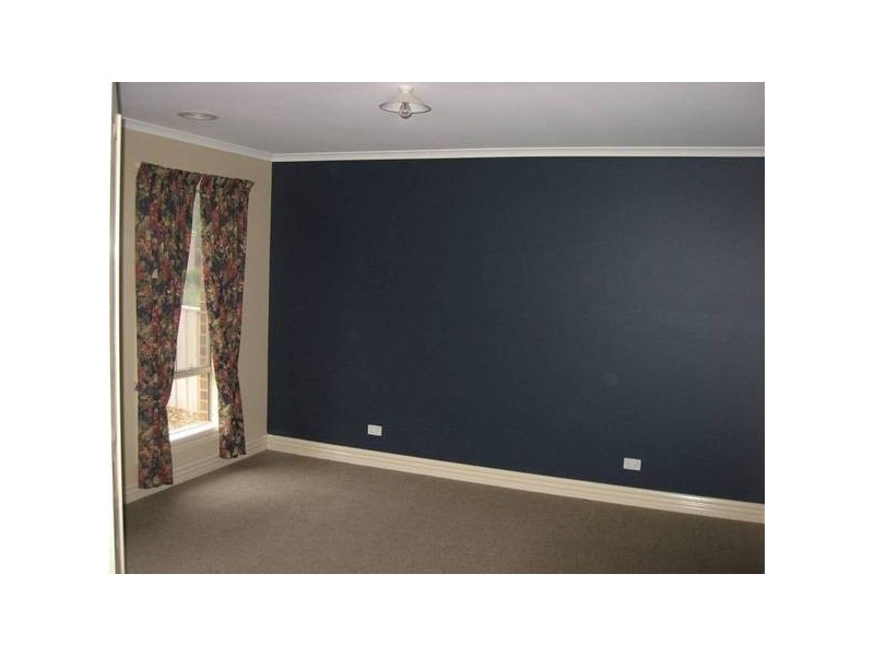 2 Lyndale Court, Flora Hill VIC 3550