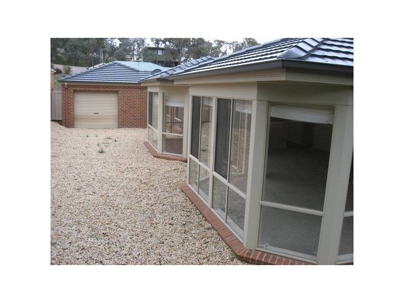 2 Lyndale Court, Flora Hill VIC 3550