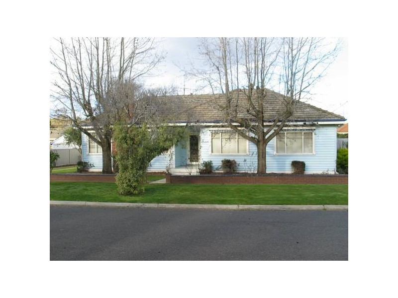 5 Chifley Avenue, Kangaroo Flat VIC 3555