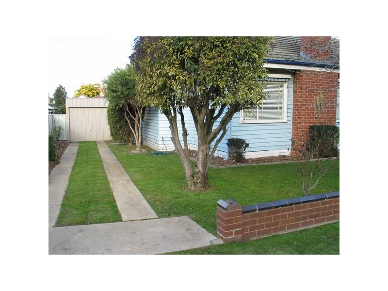 5 Chifley Avenue, Kangaroo Flat VIC 3555